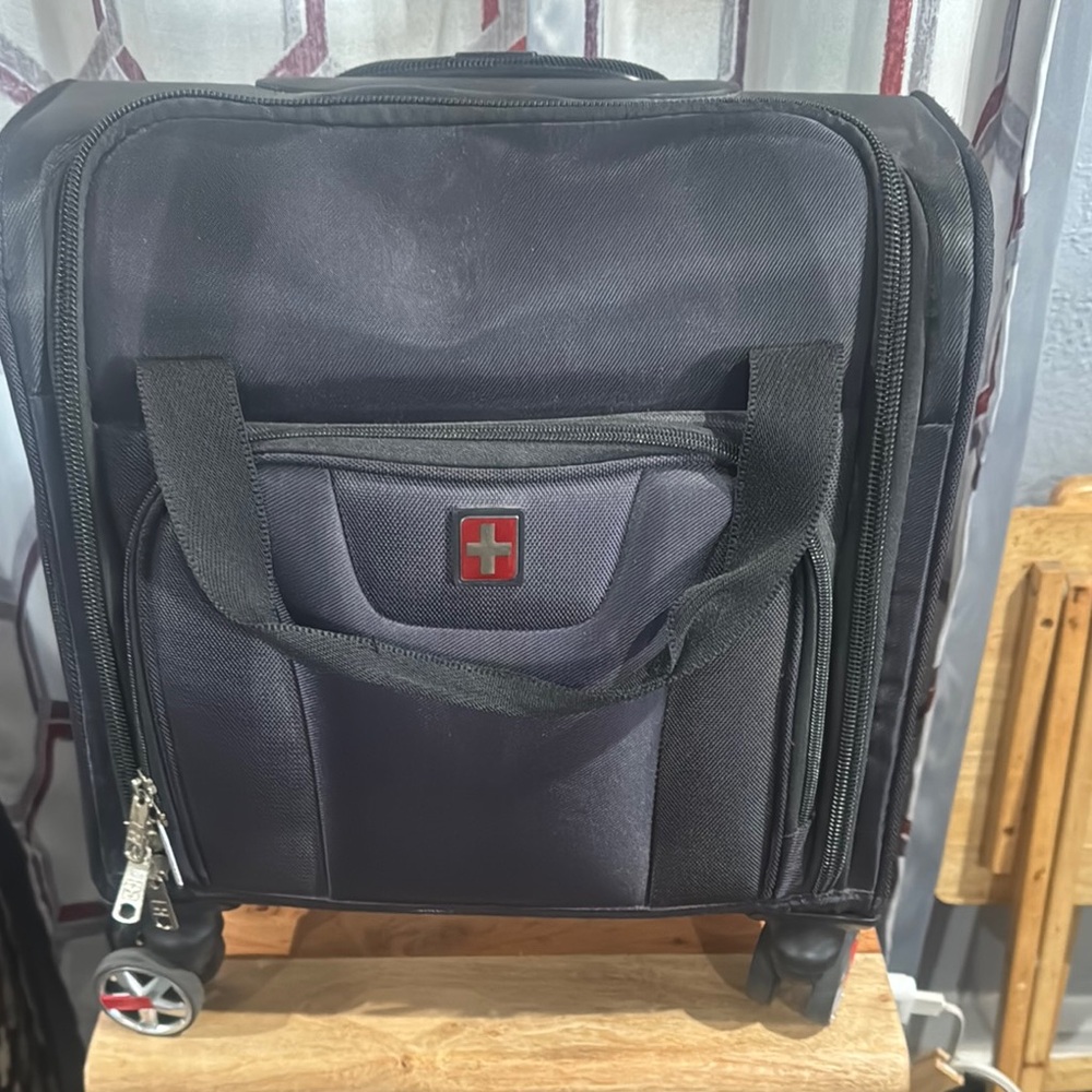 Swiss Tech Black Rolling Luggage Travel Bag